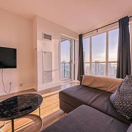Elegant Suites - City Views, Lake View, Free Parking Toronto Bagian luar foto