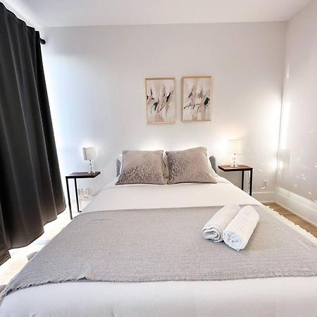 Elegant Suites - City Views, Lake View, Free Parking Toronto Bagian luar foto
