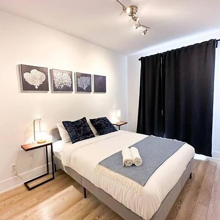 Elegant Suites - City Views, Lake View, Free Parking Toronto Bagian luar foto