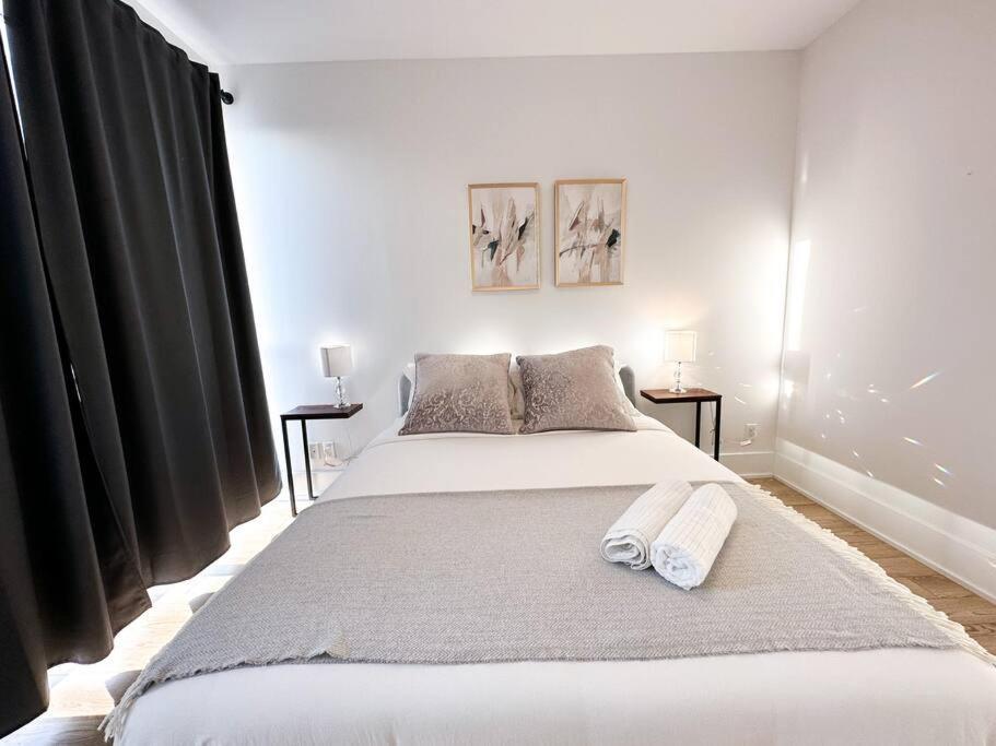 Elegant Suites - City Views, Lake View, Free Parking Toronto Bagian luar foto