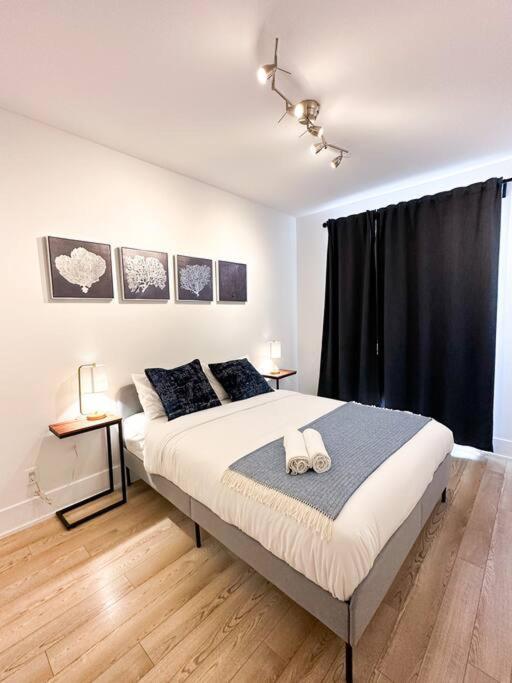 Elegant Suites - City Views, Lake View, Free Parking Toronto Bagian luar foto